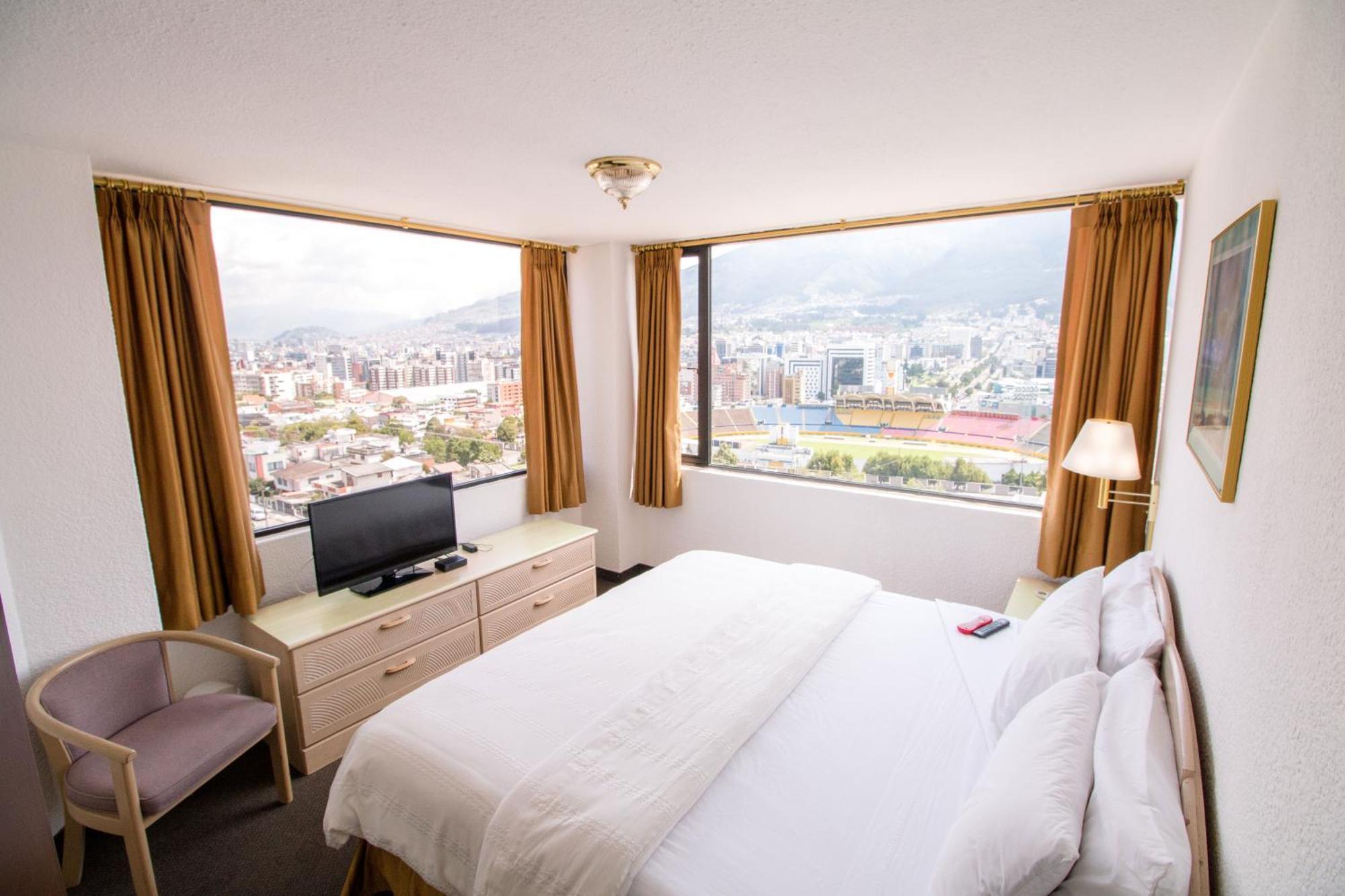 Stanford Suites Hotel Quito Room photo